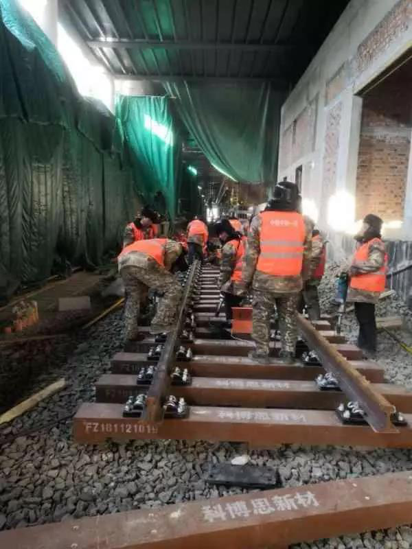 今日頭條、北京日報：13號線清河站撥線工程倒計時，京城地鐵首  次鋪上樹脂軌枕